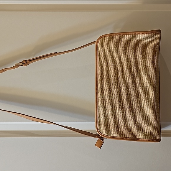 Etienne Aigner woven purse - Picture 3 of 10